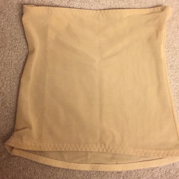 NWOT Tummy control size M - Picture 2 of 5